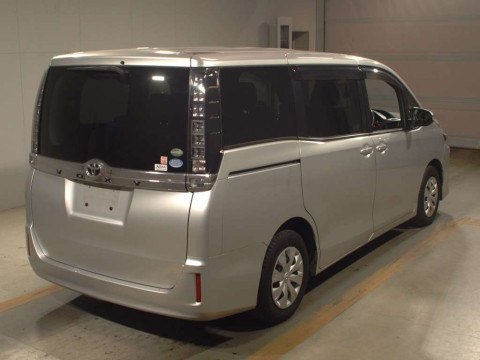 2015 Toyota Voxy ZRR80G[1]