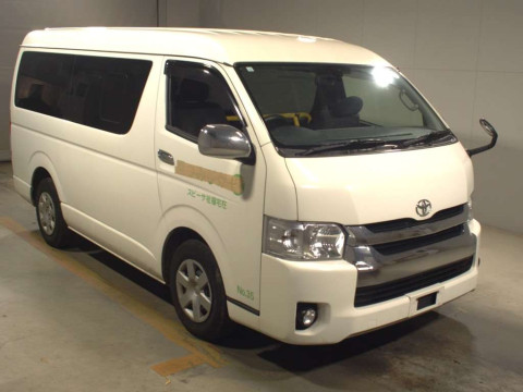 2017 Toyota Hiace Wagon TRH214W[2]