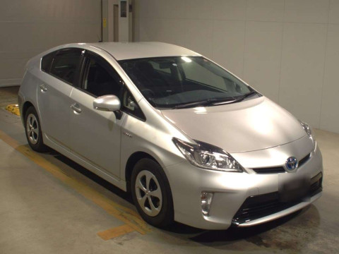 2013 Toyota Prius ZVW30[2]