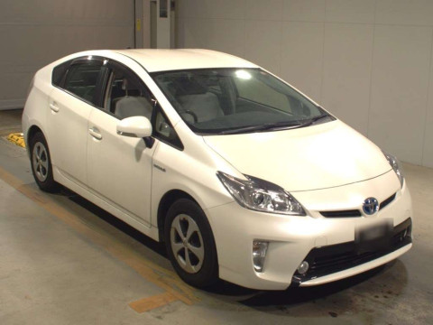 2013 Toyota Prius ZVW30[2]