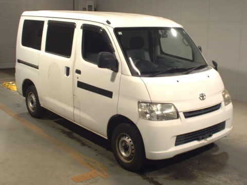 2010 Toyota Townace Van S402M[2]