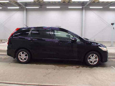 2010 Honda Stream RN6[2]