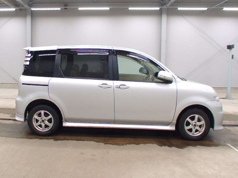 2006 Toyota Sienta NCP85G[2]