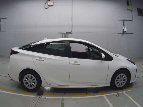 2021 Toyota Prius ZVW51[2]