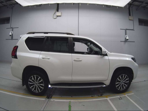 2021 Toyota Land Cruiser Prado GDJ151W[2]