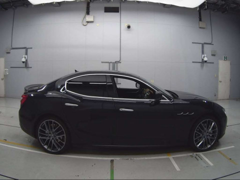 2014 Maserati Ghibli MG30A[2]