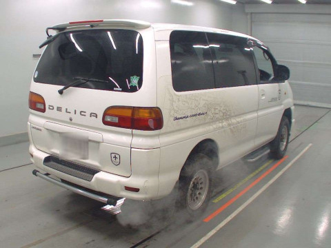 2000 Mitsubishi Delica Spacegear PD6W[1]