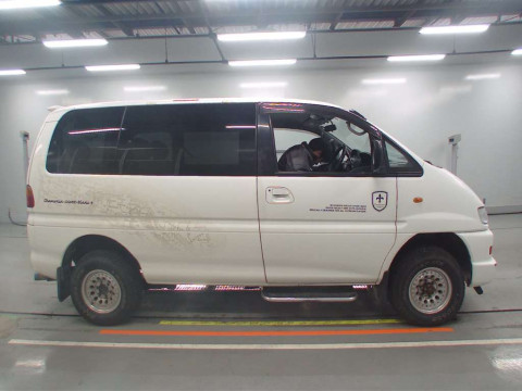 2000 Mitsubishi Delica Spacegear PD6W[2]