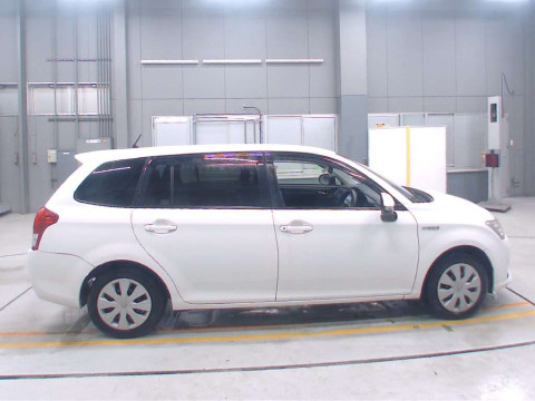 2014 Toyota Corolla Fielder NKE165G[2]