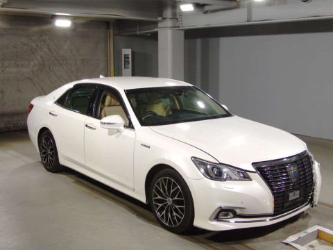 2017 Toyota Crown Hybrid AWS210[2]