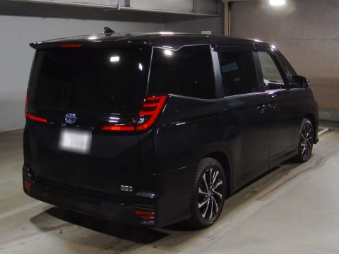 2022 Toyota Noah ZWR90W[1]