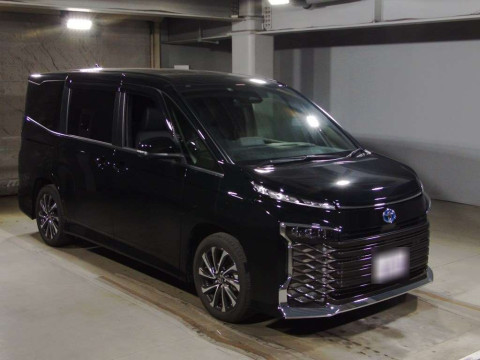 2022 Toyota Voxy ZWR90W[2]