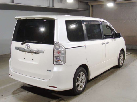 2010 Toyota Voxy ZRR70W[1]