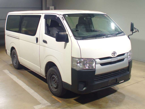 2018 Toyota Hiace Van GDH206V[2]