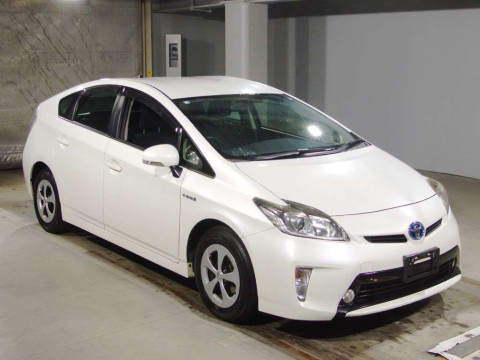 2014 Toyota Prius ZVW30[2]