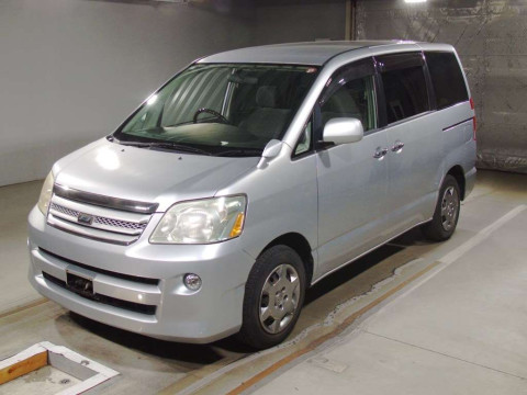 2006 Toyota Noah AZR60G[0]