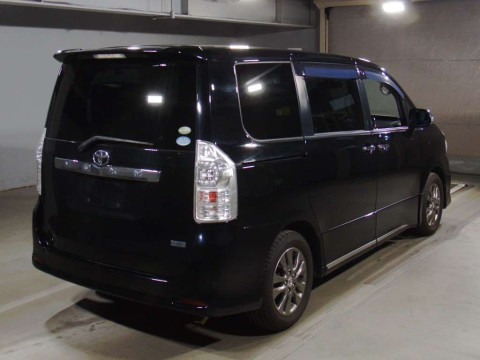 2012 Toyota Noah ZRR70W[1]