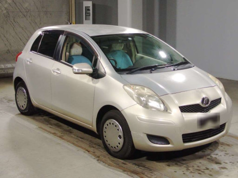 2010 Toyota Vitz KSP90[2]