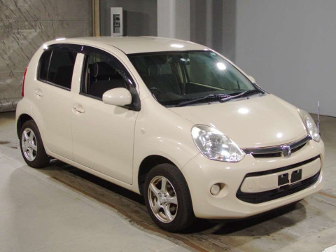 2016 Toyota Passo KGC30[2]