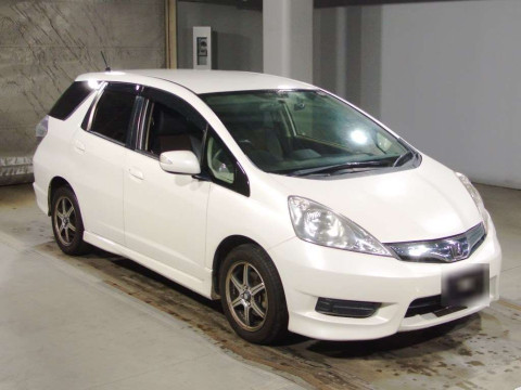 2012 Honda Fit Shuttle Hybrid GP2[2]