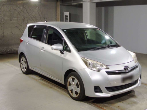 2011 Toyota Ractis NSP120[2]