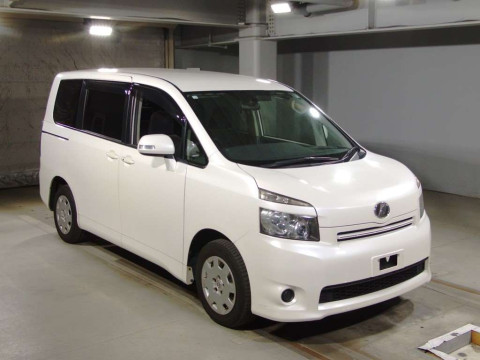 2008 Toyota Voxy ZRR70G[2]