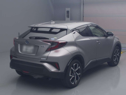 2017 Toyota C-HR ZYX10[1]