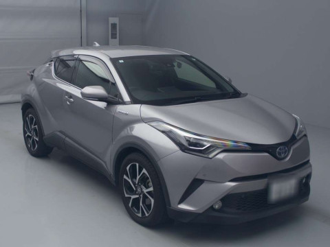 2017 Toyota C-HR ZYX10[2]