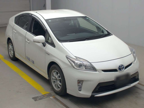 2012 Toyota Prius ZVW30[2]