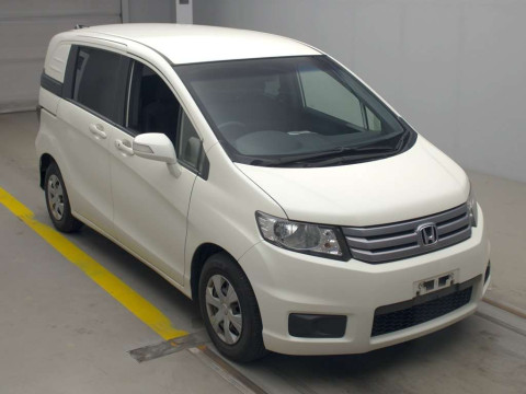 2011 Honda Freed Spike GB3[2]