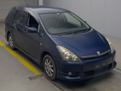 2003 Toyota Wish ZNE10G[2]