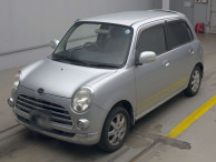 2005 Daihatsu Miragino