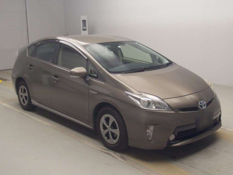 2014 Toyota Prius ZVW30[2]