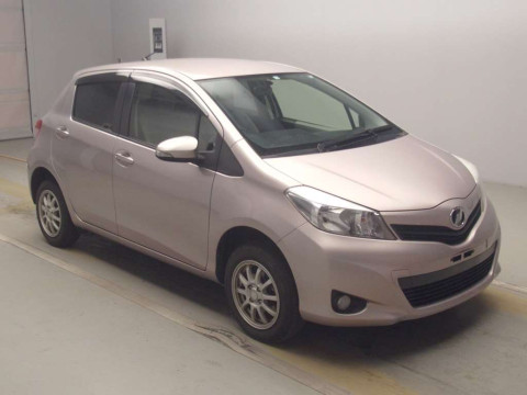 2010 Toyota Vitz KSP90[2]