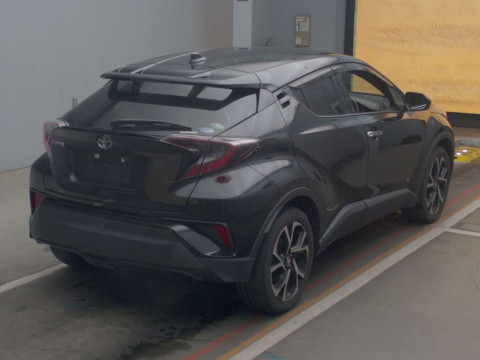 2017 Toyota C-HR NGX50[1]