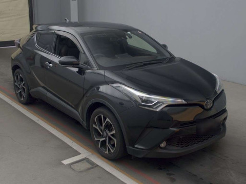 2017 Toyota C-HR NGX50[2]