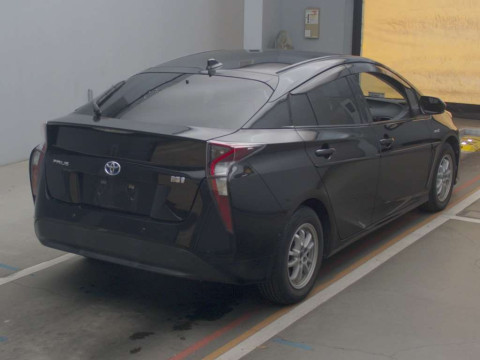 2017 Toyota Prius ZVW51[1]