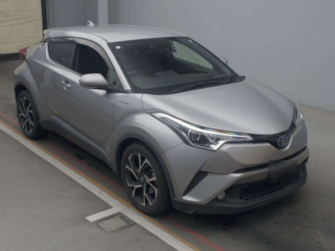 2017 Toyota C-HR ZYX10[2]