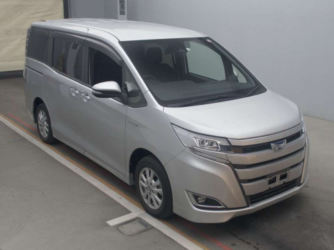 2019 Toyota Noah ZWR80G[2]