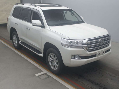 2016 Toyota Land Cruiser URJ202W[2]