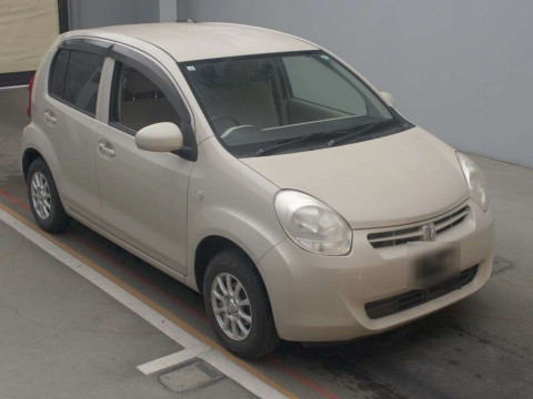 2011 Toyota Passo KGC30[2]