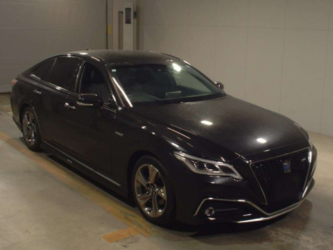 2019 Toyota Crown Hybrid AZSH20[2]