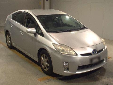 2010 Toyota Prius ZVW30[2]