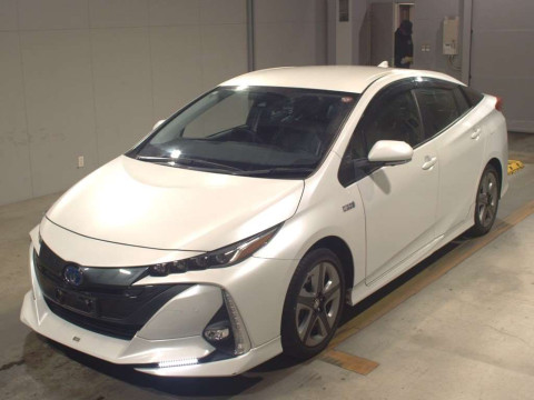 2020 Toyota Prius PHV ZVW52[0]