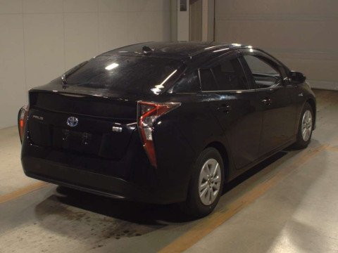 2016 Toyota Prius ZVW50[1]