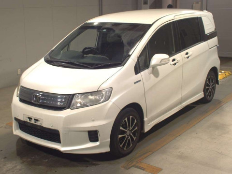 2013 Honda Freed spike hybrid GP3[0]