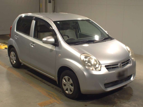 2011 Toyota Passo KGC30[2]