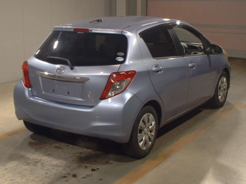 2011 Toyota Vitz NCP131[1]