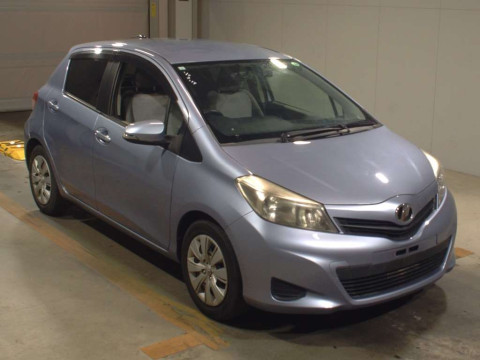 2011 Toyota Vitz NCP131[2]