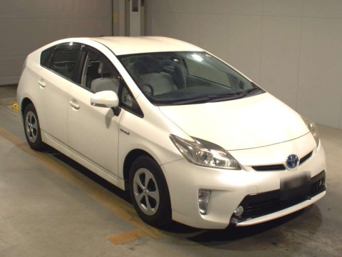 2012 Toyota Prius ZVW30[2]